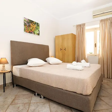 Feidiou 1, Vol I Aegina Exterior photo