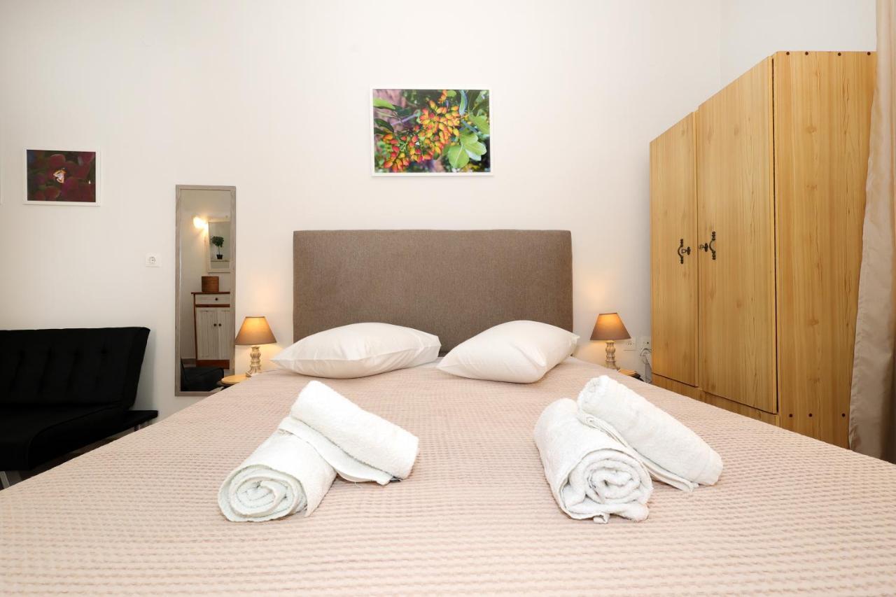 Feidiou 1, Vol I Apartment