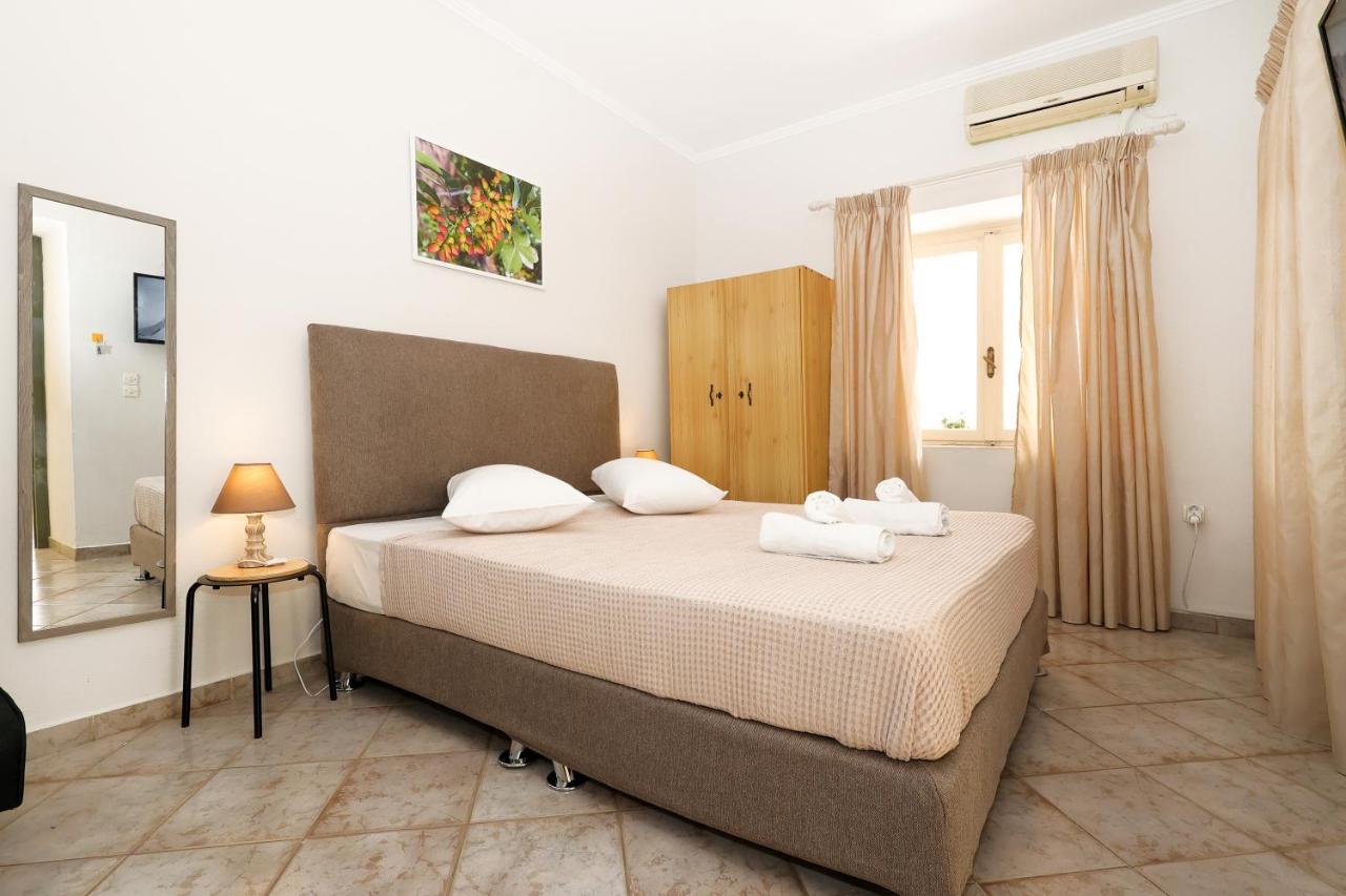 Apartament Feidiou 1, Vol I
